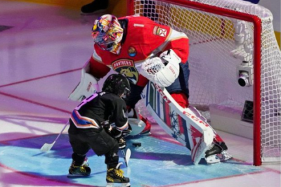 Dominik Hašek odsuzuje NHL za vystoupení 4 letého Ovečkinova syna při Utkání hvězd