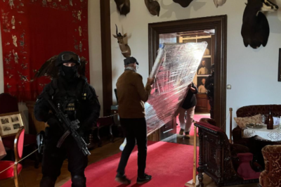 Policie doprovázela zapůjčený obraz císařovny Sissi